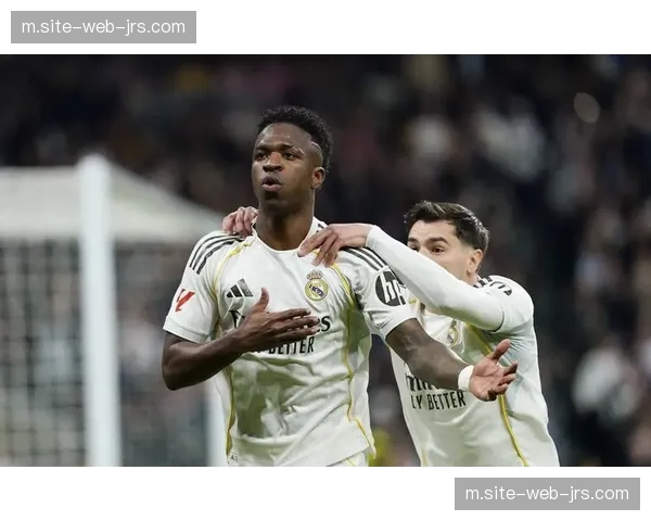 穆里尼奥禁赛影响本菲卡临场 客场强攻战术被皇马高效克制